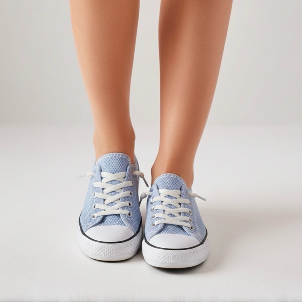 Converse Women's Blue and White Sneakers